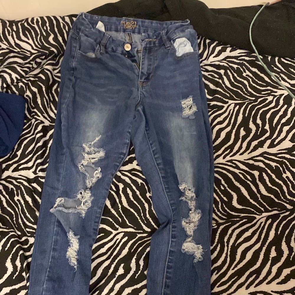 Ripped jeans curvy, high-rise ankle jegging
